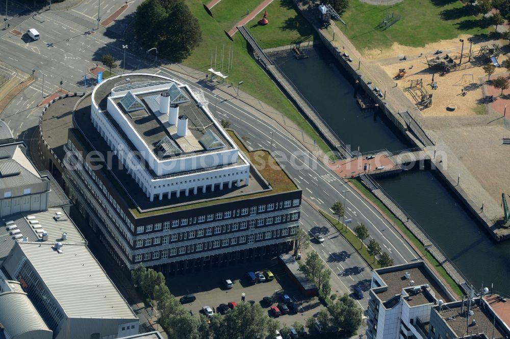 Aerial photograph Bremerhaven - Building of the Alfred-Wegener-Institute on Alter Hafen in Bremerhaven in the state of Bremen. The Institute is home of the Helmholtz Center for Polar and Sea Research and is located on the southend of the harbour