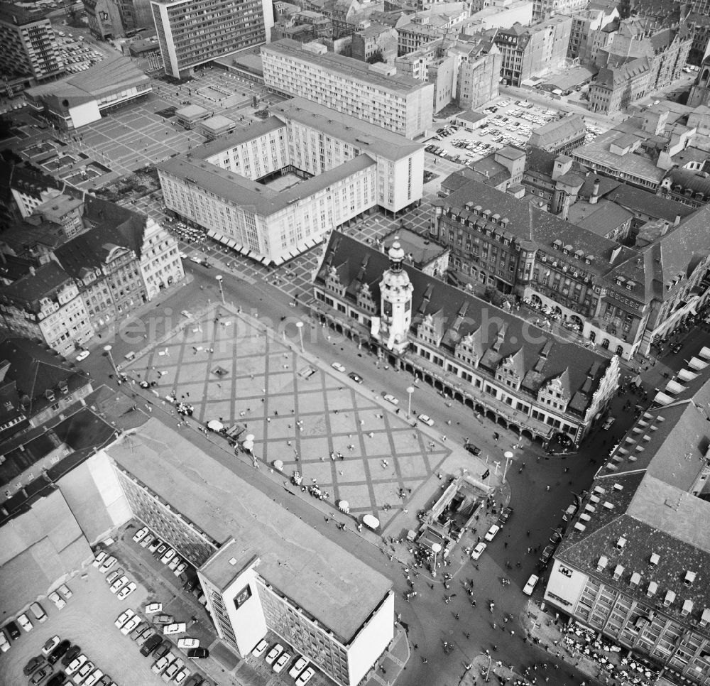 Aerial photograph Leipzig - Old town Hall building of the City Council at the market downtown in the district Mitte in Leipzig in the state Saxony, Germany