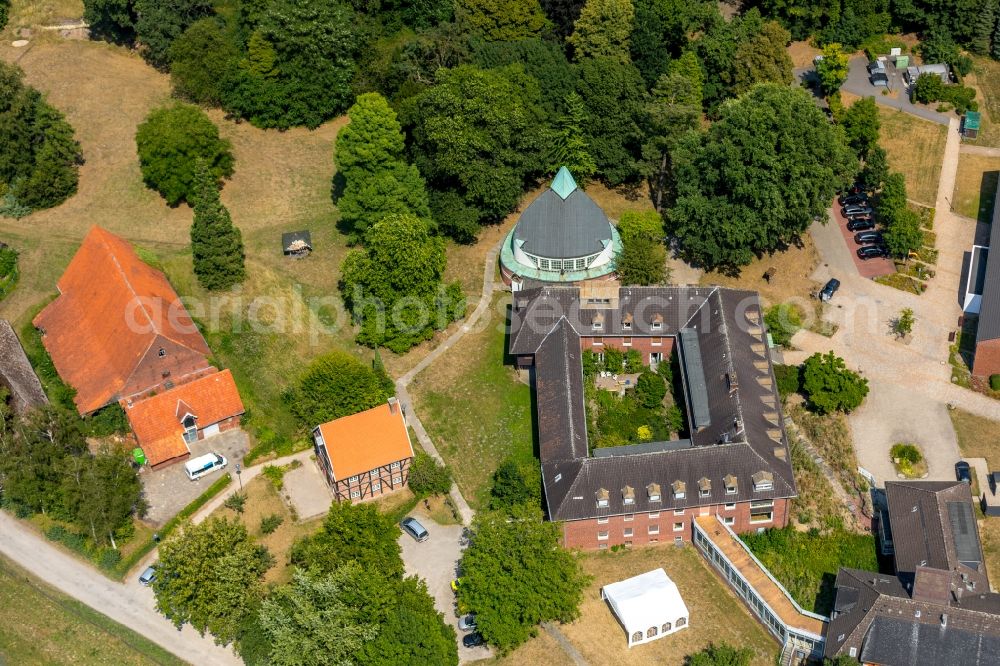 Aerial image Münster - Building of the retirement home - retirement home Haus Heidhorn in Muenster in the federal state of North Rhine-Westphalia, Germany