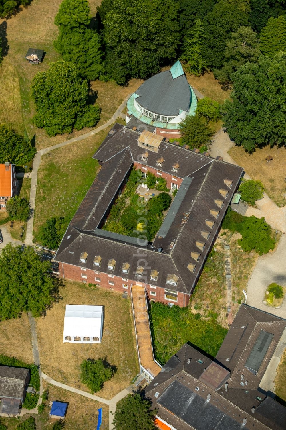 Münster from above - Building of the retirement home - retirement home Haus Heidhorn in Muenster in the federal state of North Rhine-Westphalia, Germany