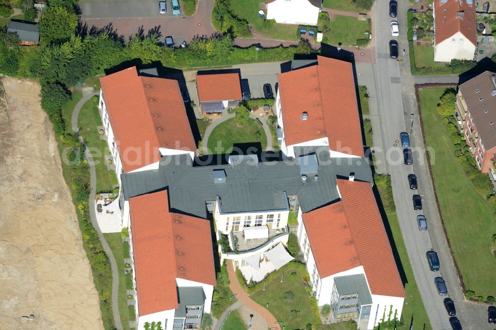 Kiel from above - Retirement and elderly care home Haus am Holunderbusch in Kiel in the state of Schleswig-Holstein. The home with its distinct architecture is located in a residential area in the Hassee part of the town