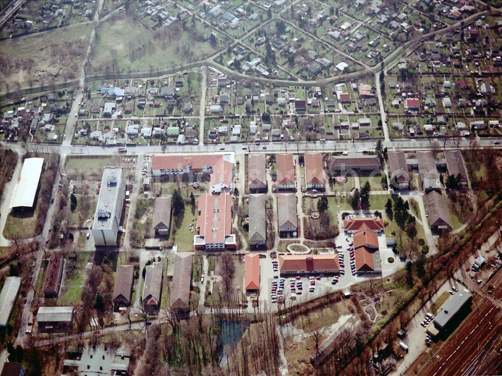 Aerial photograph Berlin - Building the retirement home Die Albert Schweitzer Stiftung - Wohnen & Betreuen on street Bahnhofstrasse in the district Blankenburg in Berlin, Germany