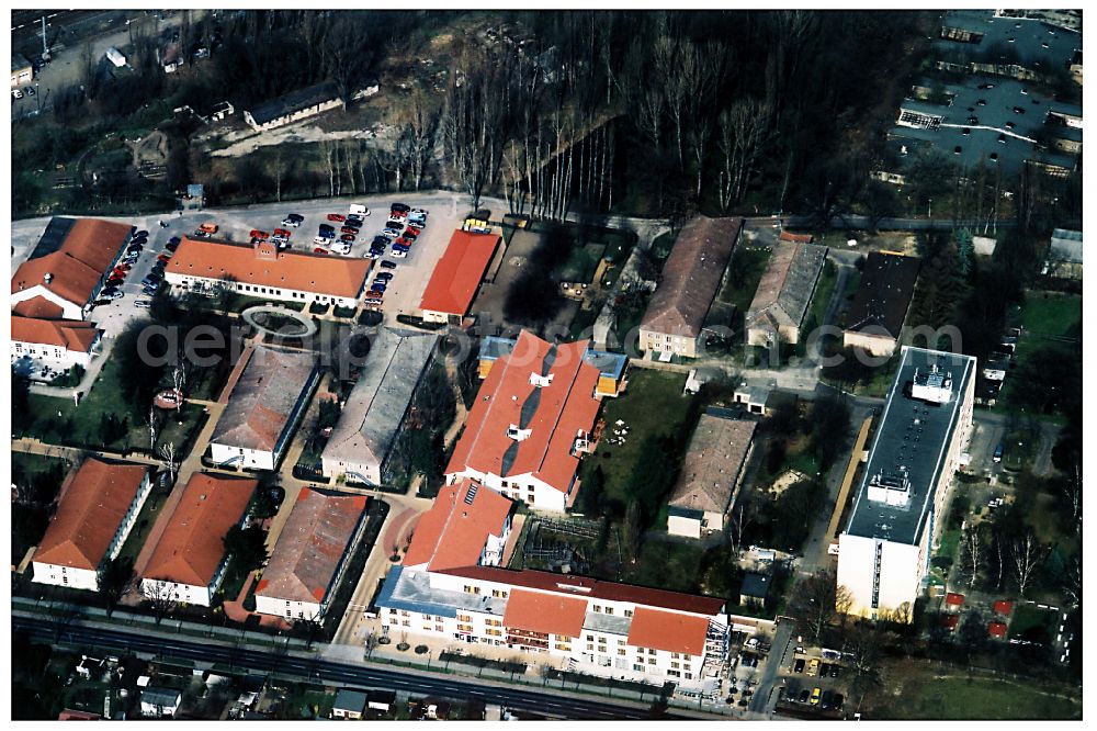 Aerial photograph Berlin - Building the retirement home Die Albert Schweitzer Stiftung - Wohnen & Betreuen on street Bahnhofstrasse in the district Blankenburg in Berlin, Germany