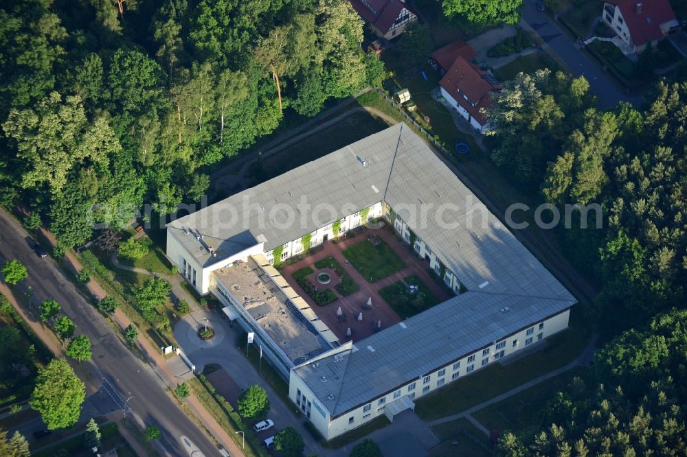 Aerial photograph Hohen Neuendorf - Building the retirement home AMARITA Hohen Neuendorf GmbH in Hohen Neuendorf in the state Brandenburg