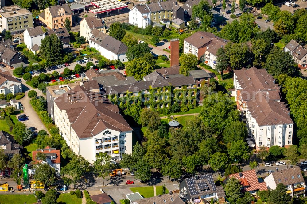 Bochum from above - Building the retirement home Augusta Ambulante Dienste gGmbH in the Dr.-C.-Strasse in Bochum in the state North Rhine-Westphalia