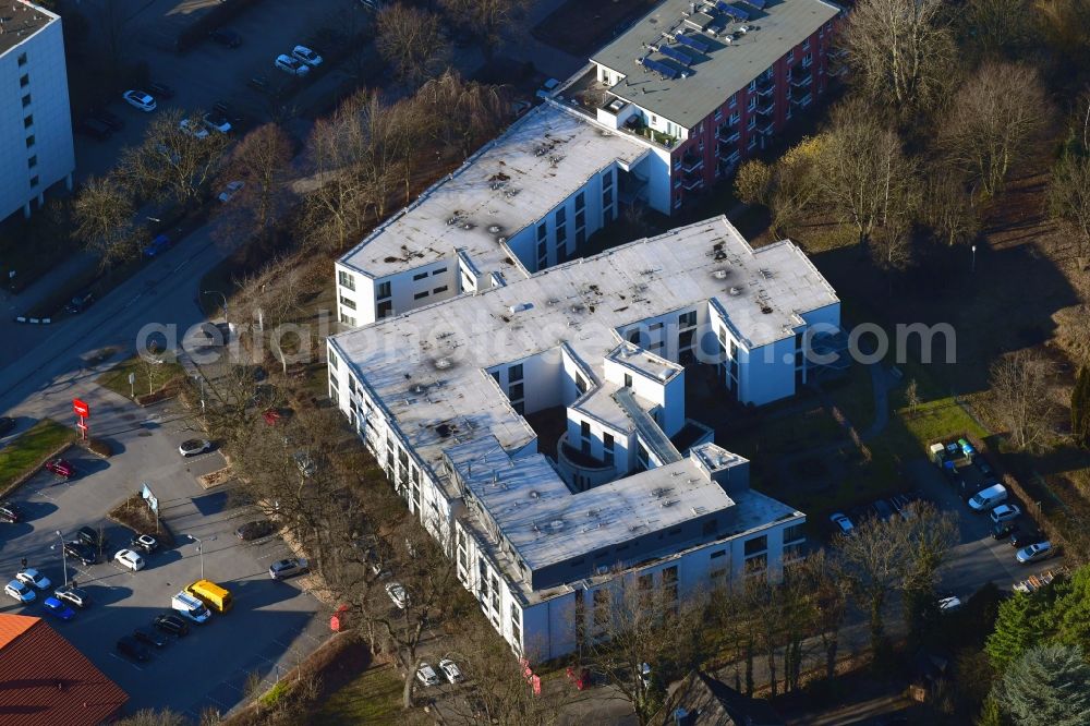 Aerial image Hamburg - Building the retirement home Bischof-Kettler-Haus on Kettelerweg in the district Schnelsen in Hamburg, Germany