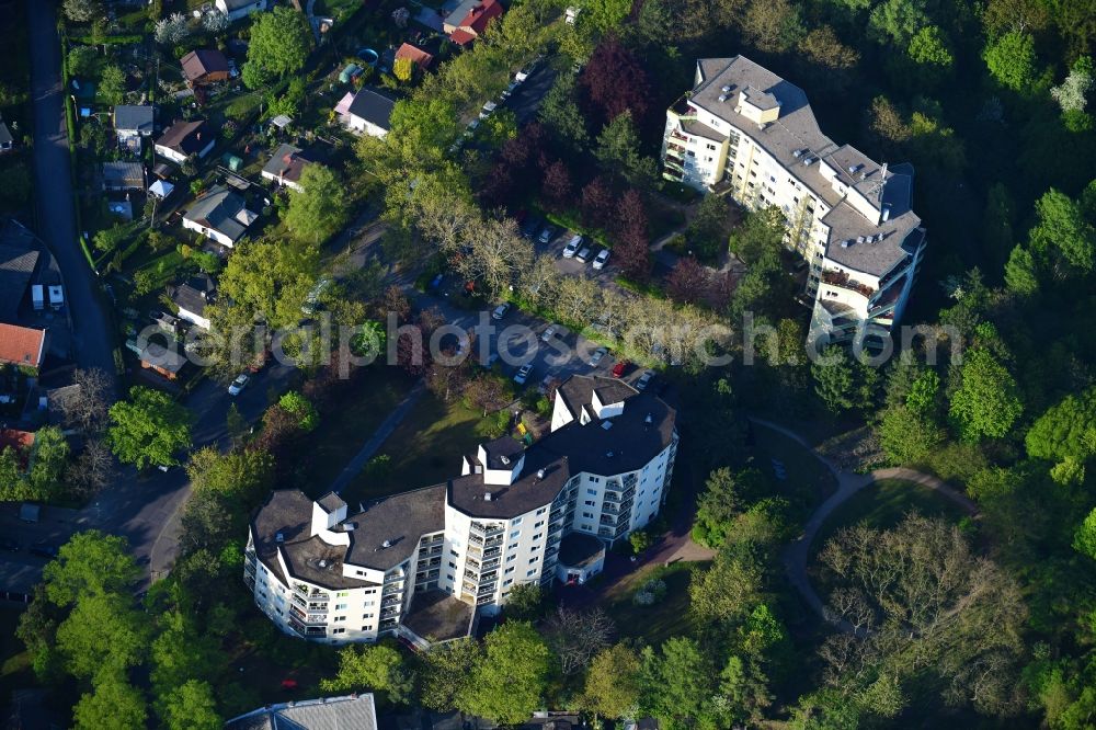 Berlin from the bird's eye view: Building the retirement home DEGEWO Seniorenresidenz Am Gutspark Britz in the district Britz in Berlin, Germany