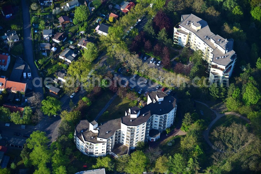 Aerial image Berlin - Building the retirement home DEGEWO Seniorenresidenz Am Gutspark Britz in the district Britz in Berlin, Germany