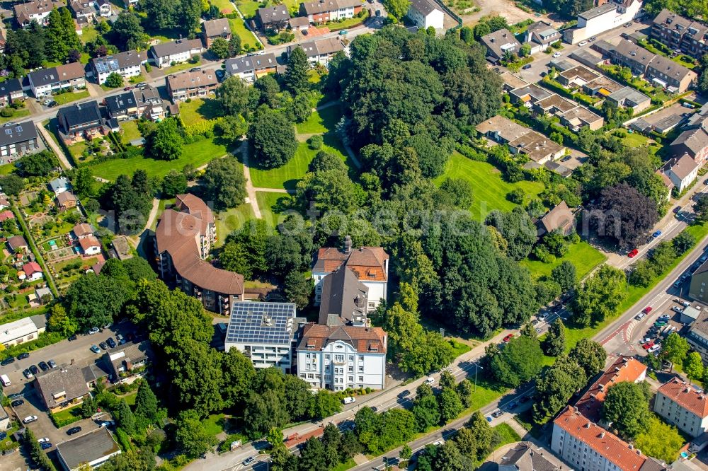 Aerial photograph Gladbeck - Building of the nursing home - Senior residence of Diakonie Gladbeck- Bottrop-Dorsten e.V. seniors center Vinzenzheim in Gladbeck in North Rhine-Westphalia