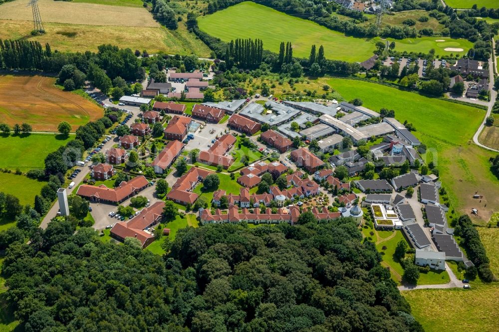 Mülheim an der Ruhr from the bird's eye view: Building the retirement home Das Dorf - Wohnen im Alter im Schaefershaeuschen in Muelheim on the Ruhr in the state North Rhine-Westphalia