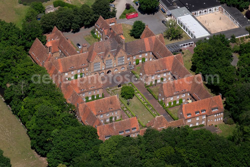 Aerial image Bremen - Building the retirement home Egestorff in Alter zuhause gGmbH in Bremen, Germany