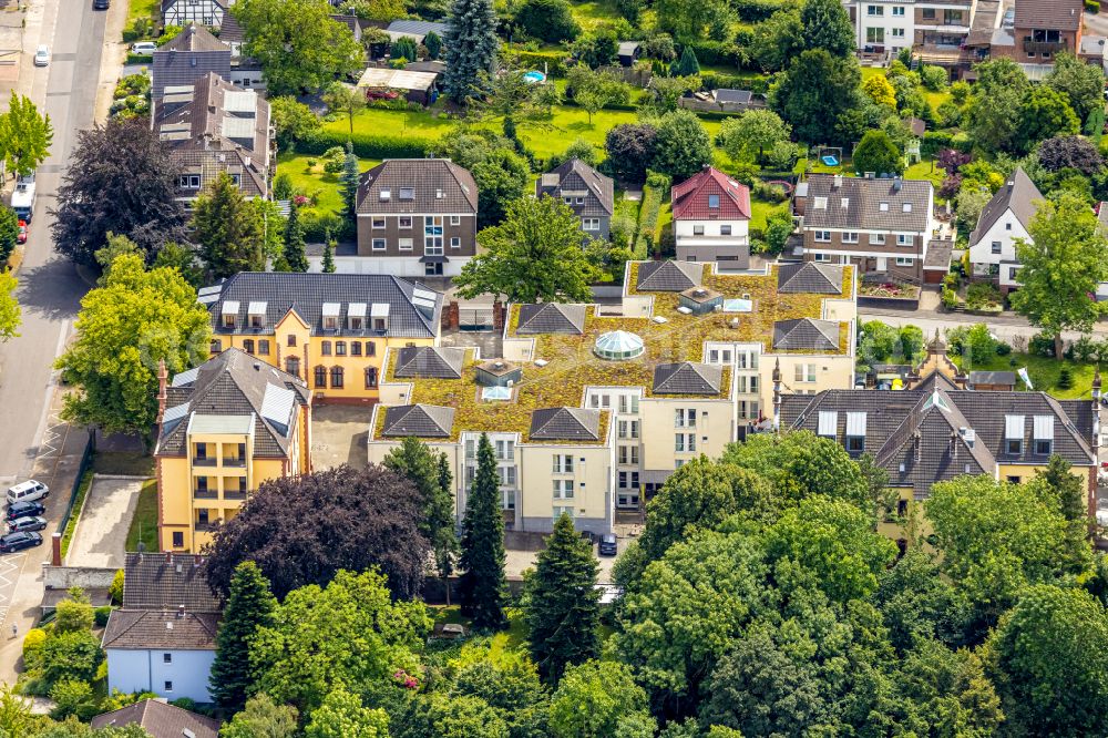 Mülheim an der Ruhr from above - Building the retirement home engelbertus gGmbH, Wohnpark Dimbeck in Muelheim on the Ruhr at Ruhrgebiet in the state North Rhine-Westphalia, Germany