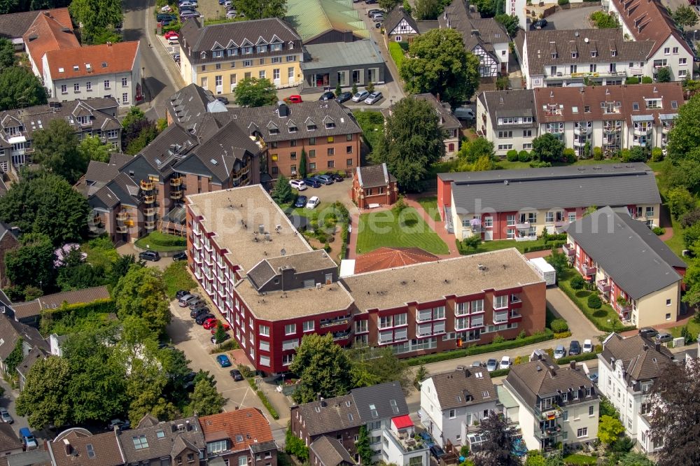 Aerial image Essen - Building of the nursing home - Senior residence of the Evangelical Senior Centre gGmbH Kettwig in Essen in North Rhine-Westphalia