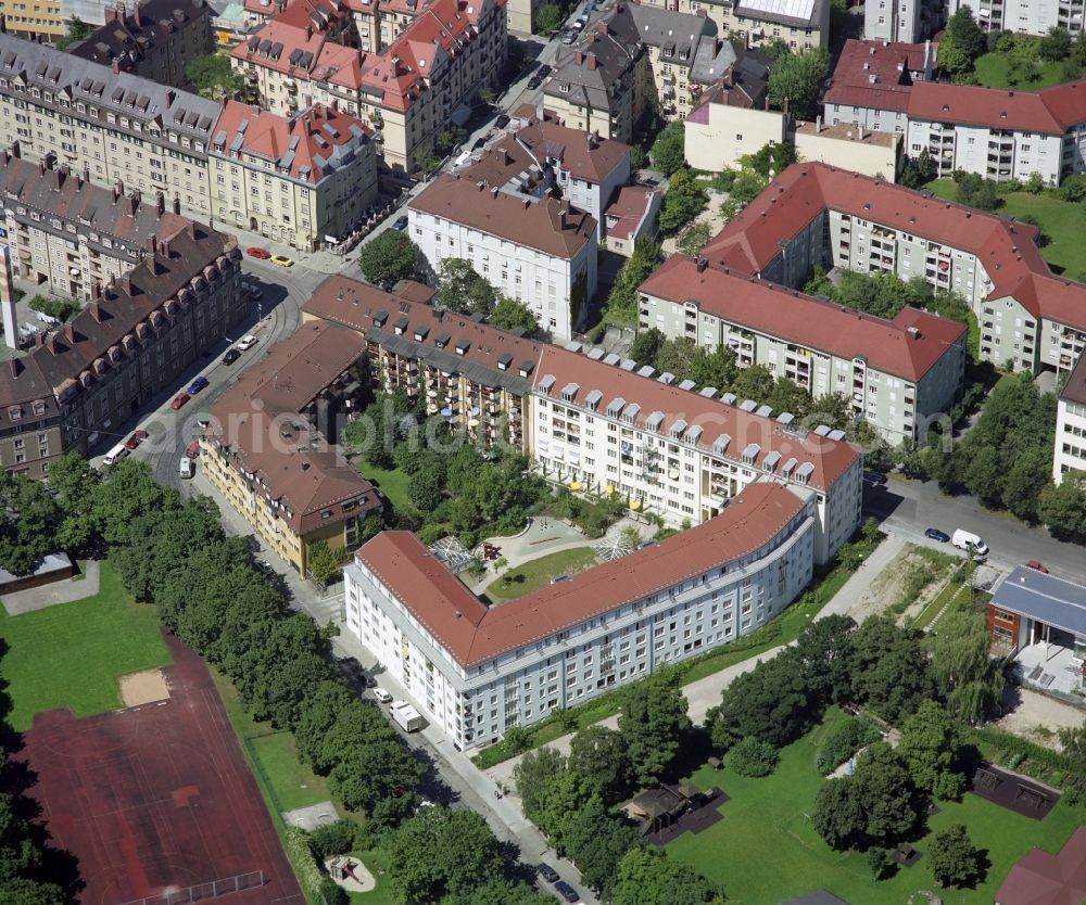 Aerial photograph München - Building the retirement home Evangelisches Alten- and Pflegeheim Leonhard-Henninger-Haus in the district Schwanthalerhoehe in Munich in the state Bavaria, Germany