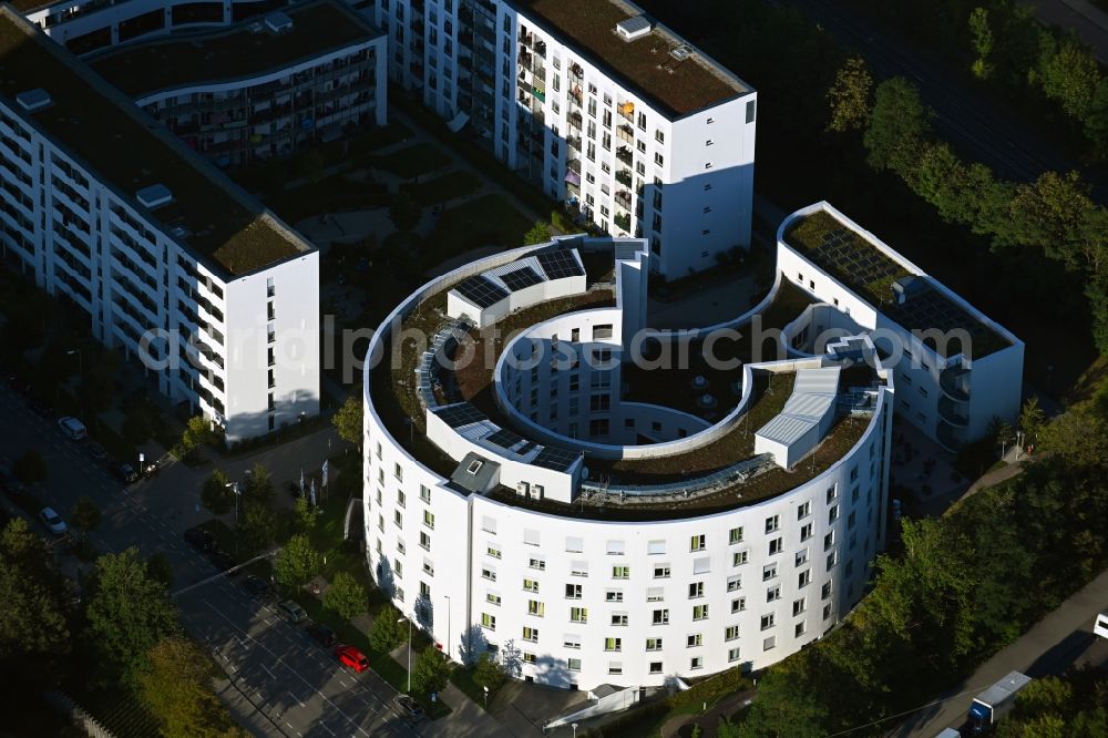 München from above - Building the retirement home Evangelisches Pflegezentrum Sendling on Baierbrunner Strasse in the district Obersendling in Munich in the state Bavaria, Germany