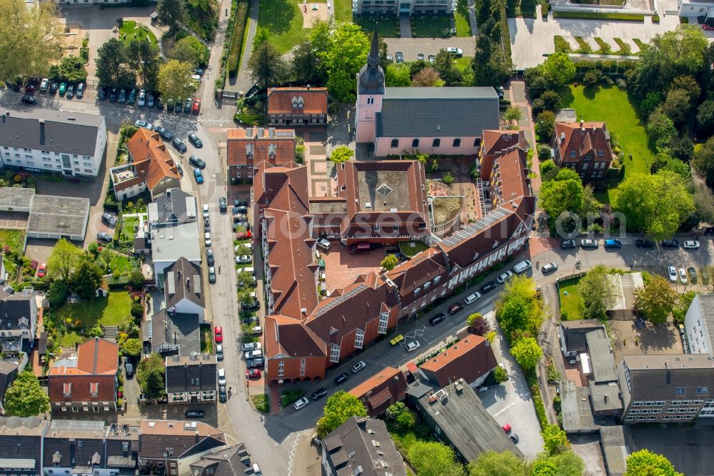 Aerial image Essen - Building the retirement home St. Josefshaus Kettwig in Essen in the state North Rhine-Westphalia, Germany