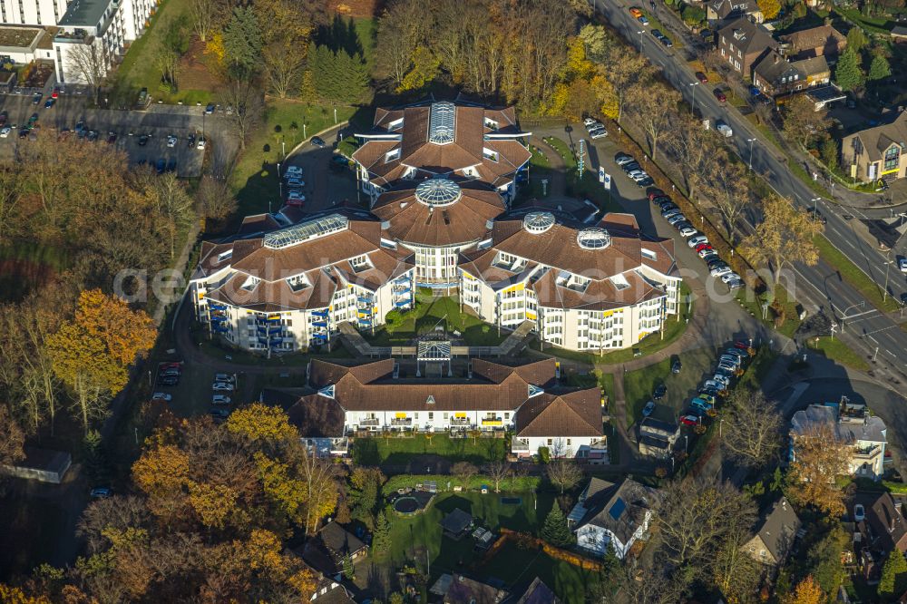 Bottrop from the bird's eye view: Building the retirement home KWA Stift Urbana in Stadtgarten at the Kirchhellener street in Bottrop in the state North Rhine-Westphalia