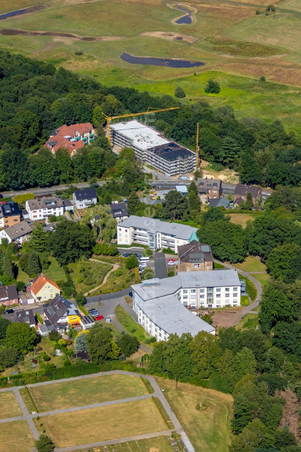 Witten from the bird's eye view: Building the retirement home Lutherhaus on Ulmenstrasse in the district Bommern in Witten in the state North Rhine-Westphalia, Germany