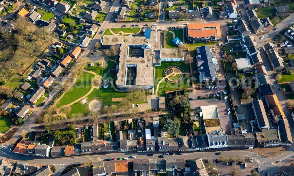 Emmerich am Rhein from the bird's eye view: Building of the old people's home - retirement home of St. Martinus Elten pin life and housing for the elderly in Emmerich am Rhein in North Rhine-Westphalia