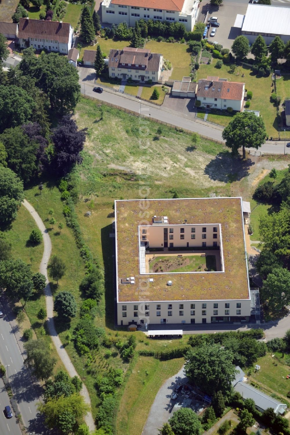 Aerial photograph Bad Salzuflen - Building the retirement home MediCare Seniorenresidenz Hoffmannspark in Bad Salzuflen in the state North Rhine-Westphalia