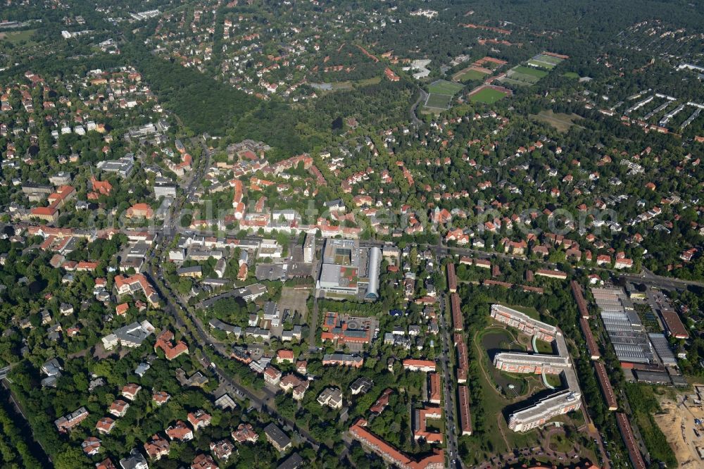 Berlin from the bird's eye view: Building the retirement home of Rosenhof Ahrensburg Seniorenwohnanlage Betriebsgesellschaft mbH in Berlin in Germany