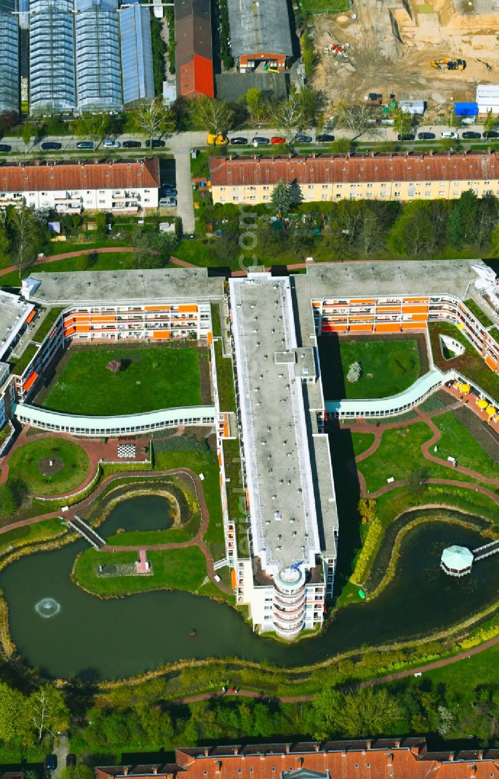 Aerial image Berlin - Building the retirement home of Rosenhof Ahrensburg Seniorenwohnanlage Betriebsgesellschaft mbH in Berlin in Germany