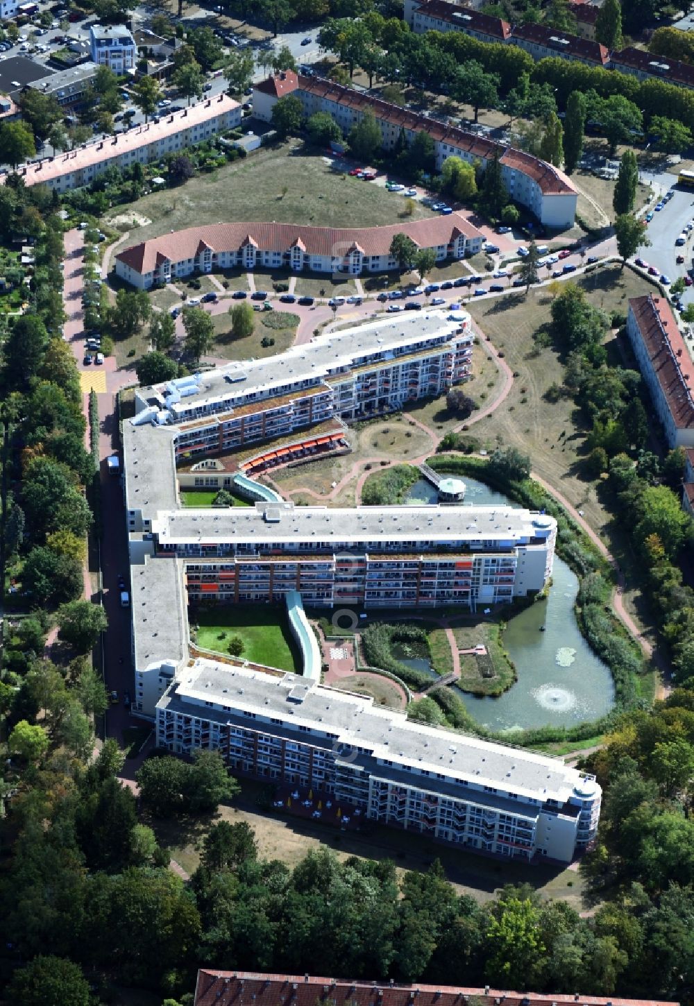 Aerial image Berlin - Building the retirement home of Rosenhof Ahrensburg Seniorenwohnanlage Betriebsgesellschaft mbH in Berlin in Germany