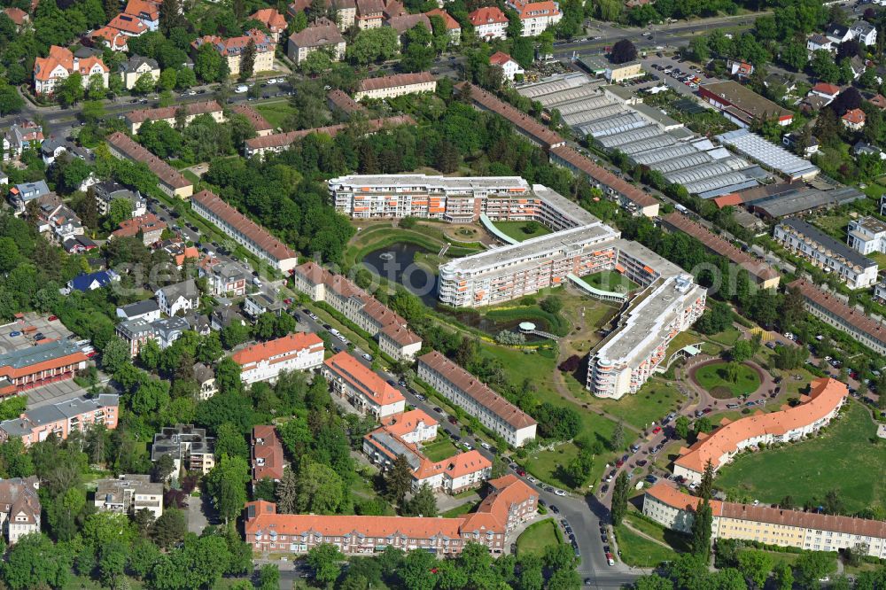 Aerial photograph Berlin - Building the retirement home of Rosenhof Ahrensburg Seniorenwohnanlage Betriebsgesellschaft mbH in Berlin in Germany