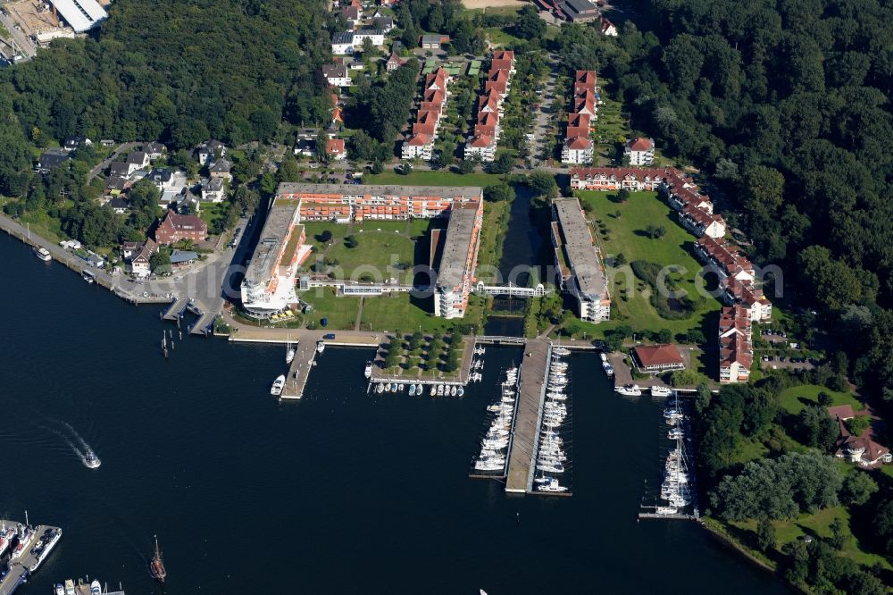 Aerial photograph Lübeck - Building the retirement home Rosenhof Seniorenwohnanlage an der Mecklenburger Landstrasse in the district Priwall in Luebeck in the state Schleswig-Holstein