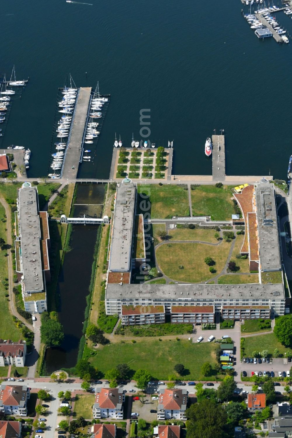 Aerial image Lübeck - Building the retirement home Rosenhof Seniorenwohnanlage Travemuende on Mecklenburger Landstrasse in the district Travemuende in Luebeck in the state Schleswig-Holstein, Germany