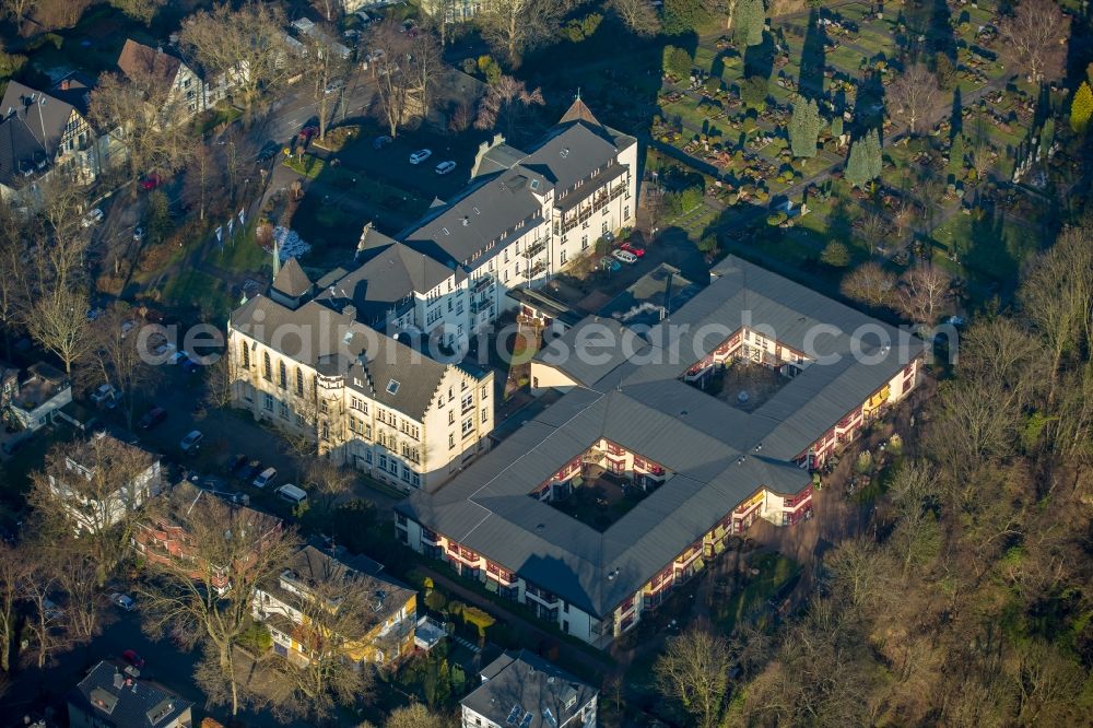 Aerial photograph Essen - Building the retirement home Seniorenstift St. Laurentius Laurentiusweg in the district Stadtbezirke VII in Essen in the state North Rhine-Westphalia