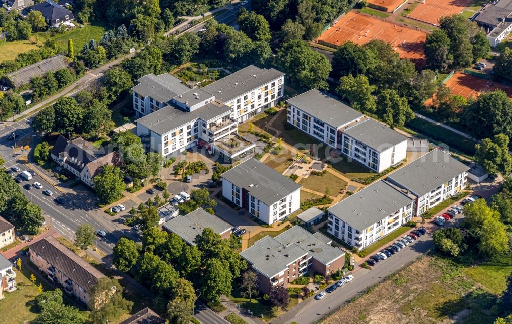 Dinslaken from the bird's eye view: Building the retirement home of Seniorenzentrum Wilhelm- Lantermann-Haus on Voerder Strasse in Dinslaken at Ruhrgebiet in the state North Rhine-Westphalia, Germany