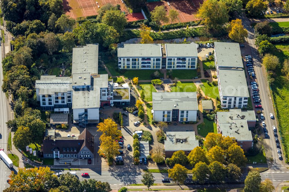 Dinslaken from the bird's eye view: Building the retirement home of Seniorenzentrum Wilhelm- Lantermann-Haus on Voerder Strasse in Dinslaken at Ruhrgebiet in the state North Rhine-Westphalia, Germany