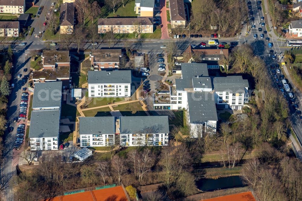 Dinslaken from the bird's eye view: Building the retirement home of Seniorenzentrum Wilhelm- Lantermann-Haus on Voerder Strasse in Dinslaken in the state North Rhine-Westphalia, Germany