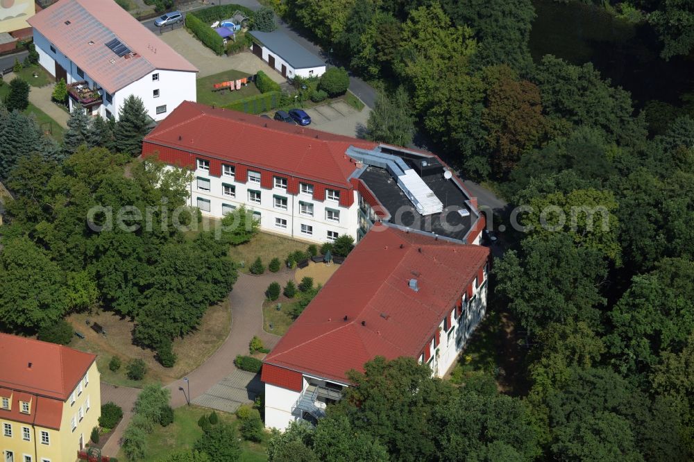 Aerial photograph Glaubitz - Building of the retirement home Volkssolidaritaet Schlossresidenz Glaubitz GmbH in Glaubitz in the state Saxony. In this picture there is the old castle, which is the former nursing home and the new building