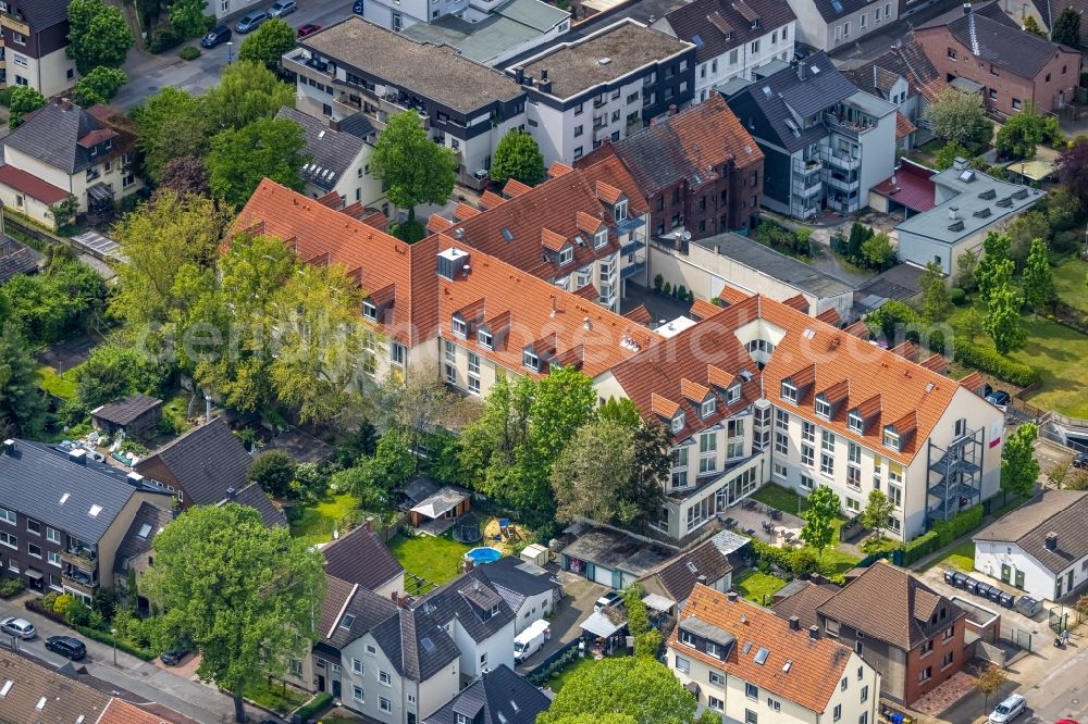 Aerial photograph Gladbeck - Building the retirement home Wohnpark Luisenhof on Luisenstrasse in the district Gelsenkirchen-Nord in Gladbeck at Ruhrgebiet in the state North Rhine-Westphalia, Germany