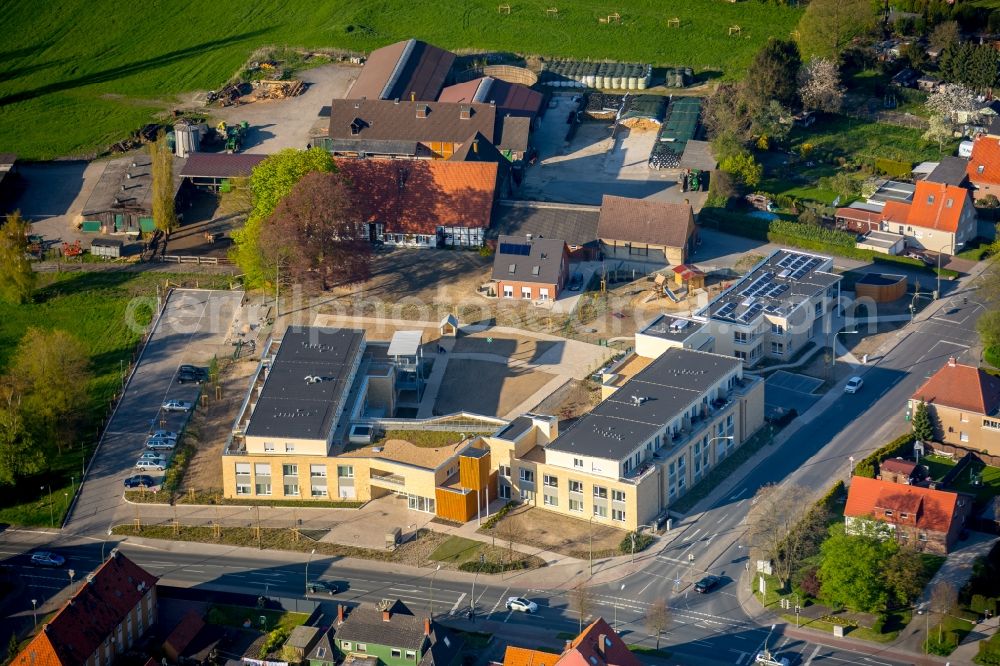 Hamm from the bird's eye view: Building complex of the care centre for the eldery Saint Josef on Muensterstrasse in Koetterberg in the state of North Rhine-Westphalia