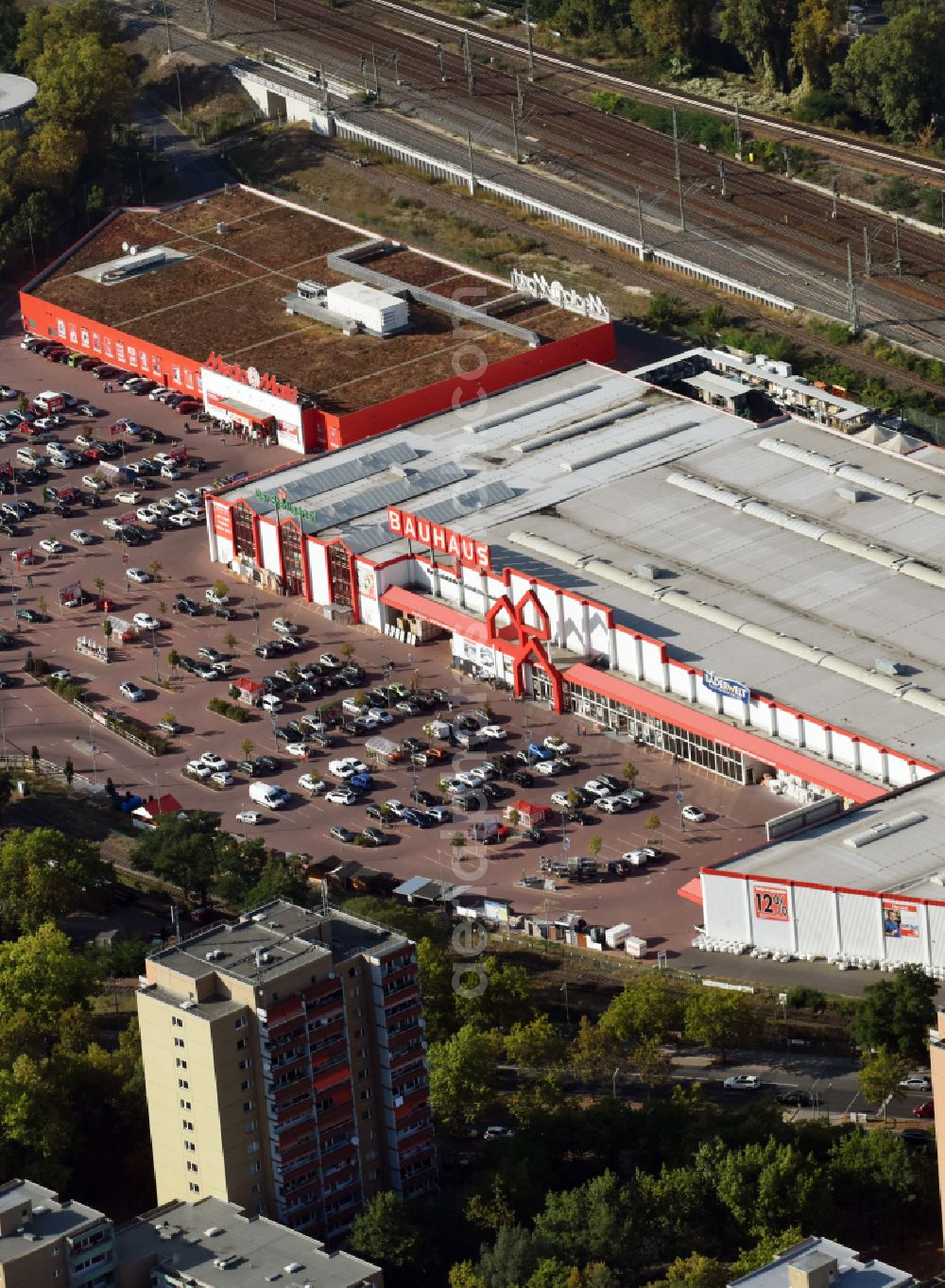 Berlin from the bird's eye view: Building of the construction market Bauhaus Berlin-Spandau on street An den Freiheitswiesen in the district Spandau in Berlin, Germany