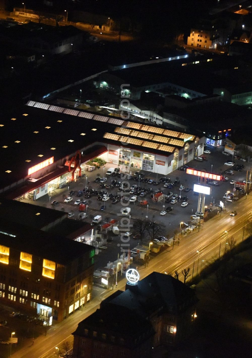 Aerial photograph Frankfurt am Main - Building of the construction market of BAUHAUS Frankfurt on Hanauer Landstrasse in Frankfurt in the state Hesse