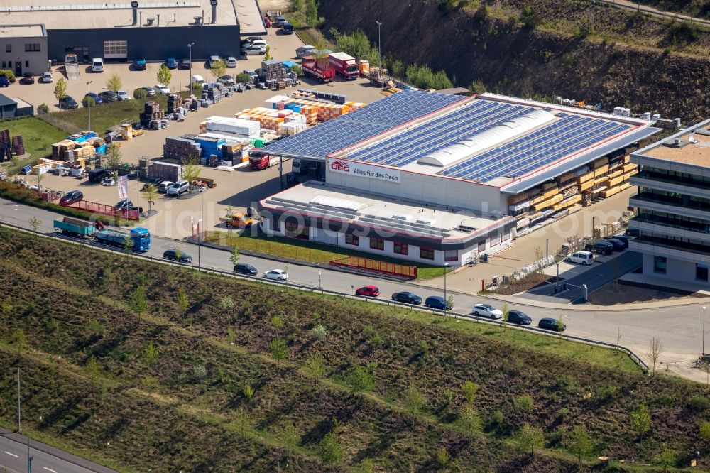 Siegen from the bird's eye view: Building of the construction market DEG Alles fuer das Dach eG on Martinshardt in Siegen in the state North Rhine-Westphalia, Germany