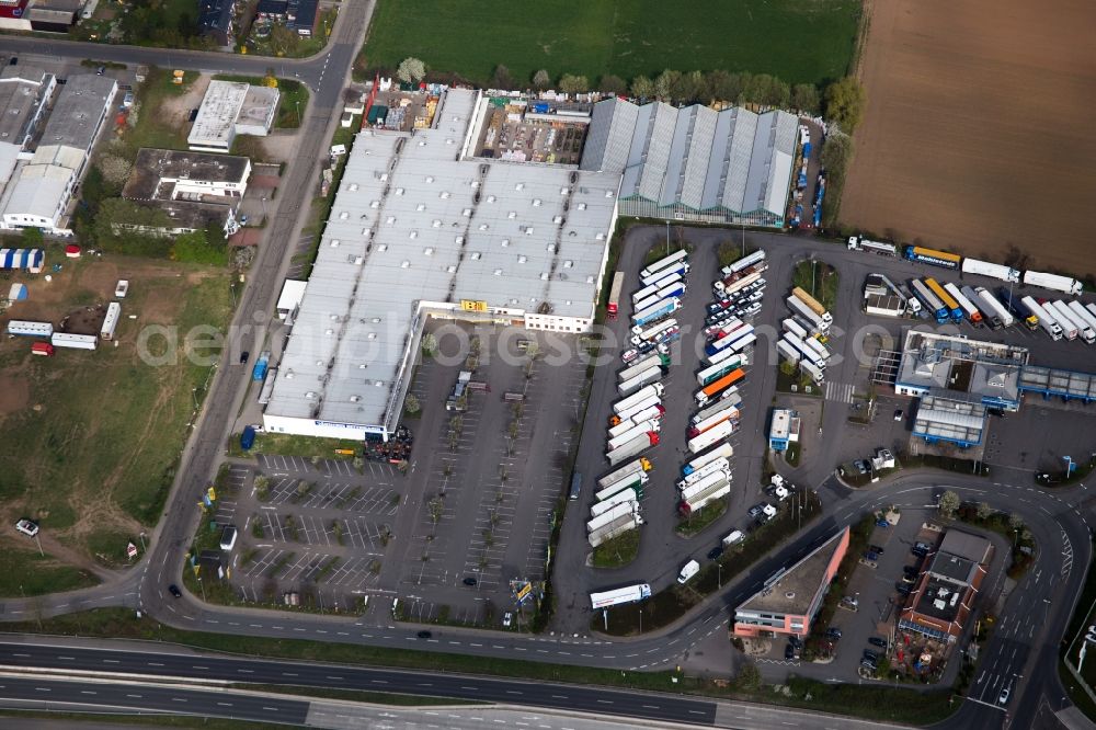 Aerial image Bensheim - Building of the construction market of B1 Discount in Bensheim in the state Hesse