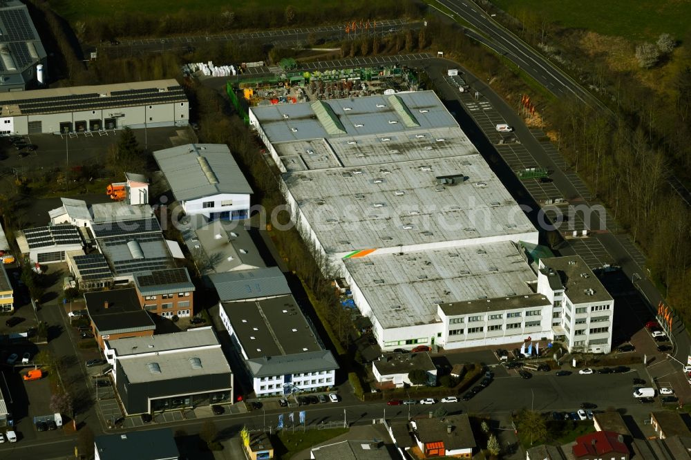 Hösbach from the bird's eye view: Building of the construction market Globus Baumarkt Hoesbach on Siemensstrasse in the district Feldkahl in Hoesbach in the state Bavaria, Germany