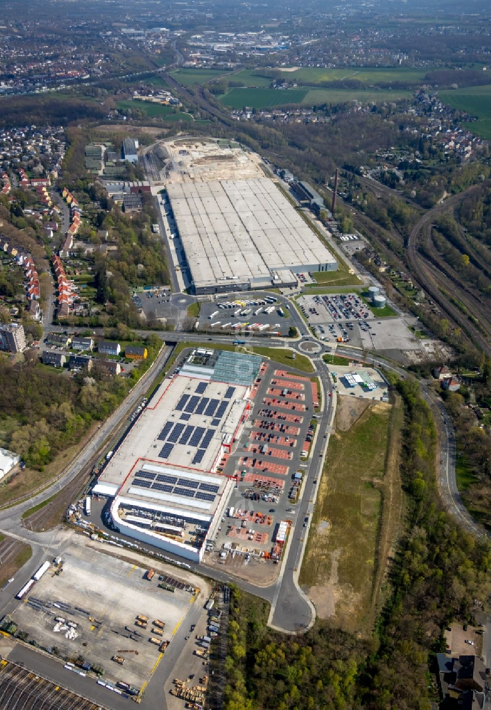 Bochum from the bird's eye view: Building of the construction market Hagebaumarkt Ziesak in the Hauptstrasse in the district Bochum Ost in Bochum in the state North Rhine-Westphalia, Germany