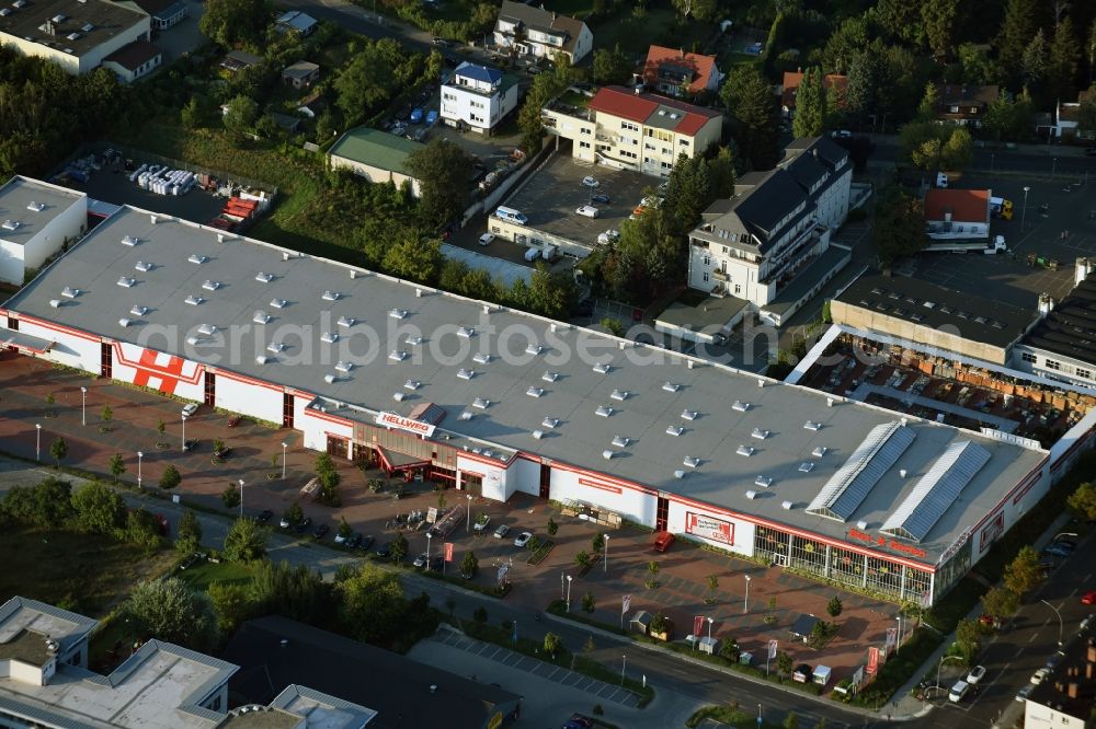 Aerial photograph Berlin - Building of the construction market of Hellweg-Die Profibaumaerkte GmbH & Co. KG in Berlin