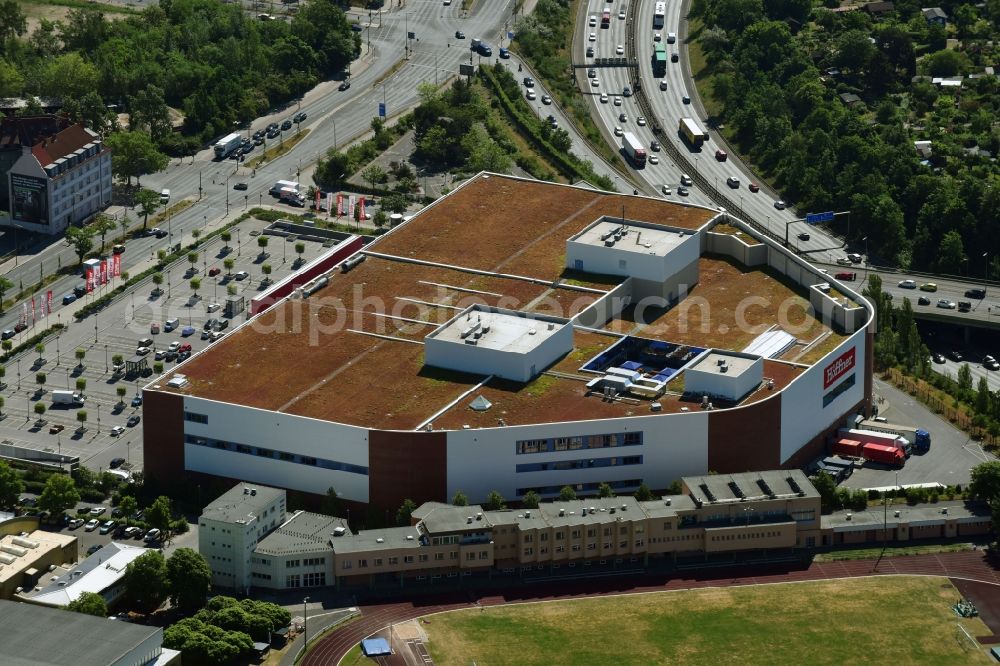 Aerial photograph Berlin - Building of the construction market of Hoeffner Moebelgesellschaft GmbH & Co. KG at the Sachsendamm in Berlin, Germany