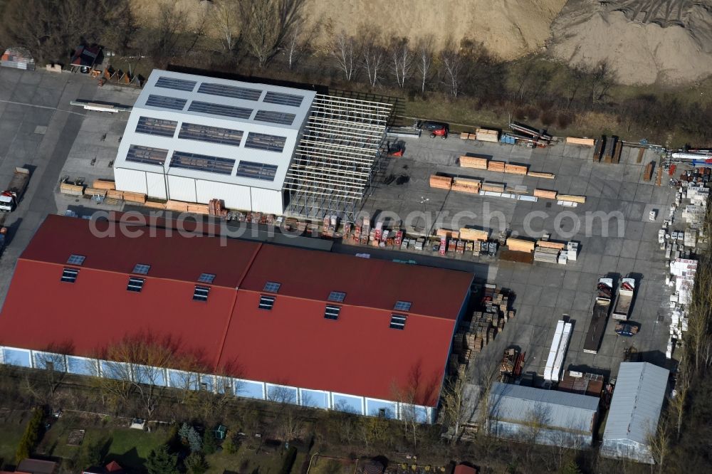 Berlin from the bird's eye view: Building of the construction market of HFM Nordholz Handelsgesellschaft mbH an der Pilgramer Strasse in the district Mahlsdorf in Berlin