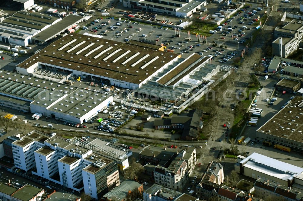 Berlin from the bird's eye view: Building of the construction market OBI Markt Berlin-Neukoelln in the district Neukoelln in Berlin, Germany