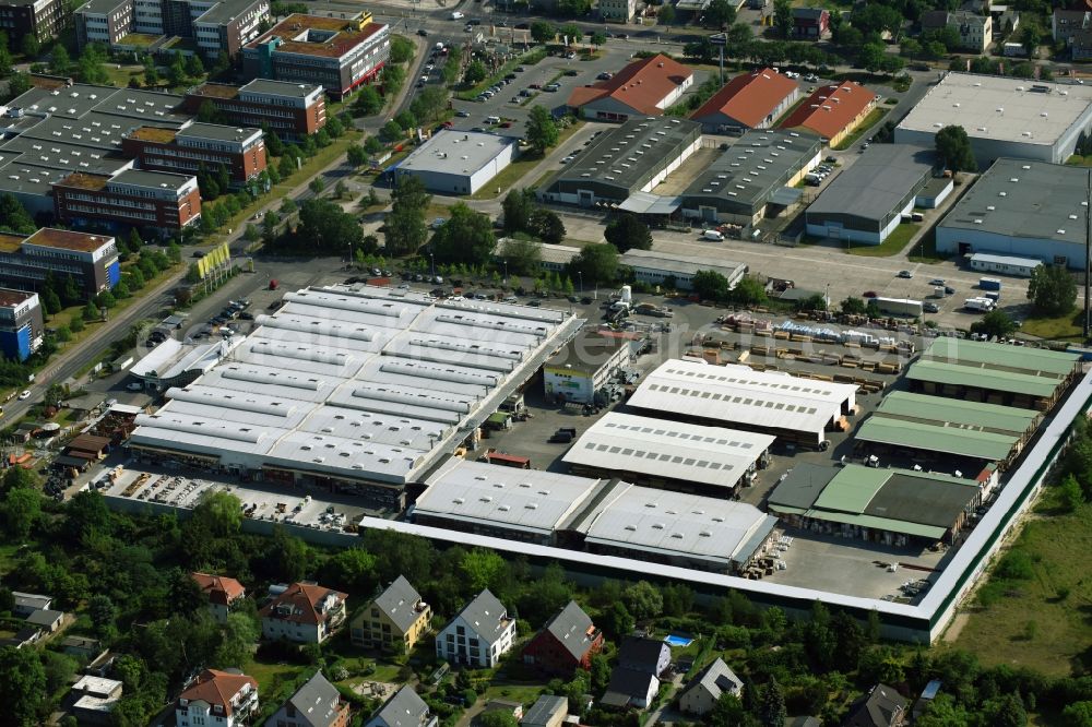 Aerial image Berlin - Building of the construction market of Possling GmbH & Co.KG Mahlsdorf on Landsberger Strasse destrict Mahlsdorf in Berlin