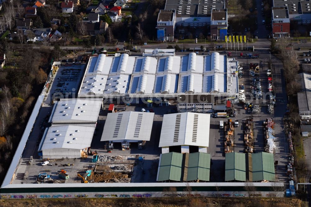 Aerial image Berlin - Building of the construction market of Possling GmbH & Co.KG Mahlsdorf on Landsberger Strasse destrict Mahlsdorf in Berlin