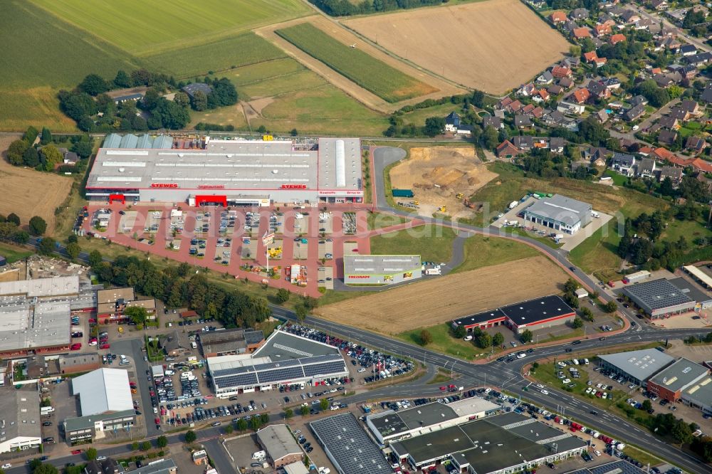 Wesel from the bird's eye view: Building of the construction market of Stewes hagebaumarkt in Wesel in the state North Rhine-Westphalia